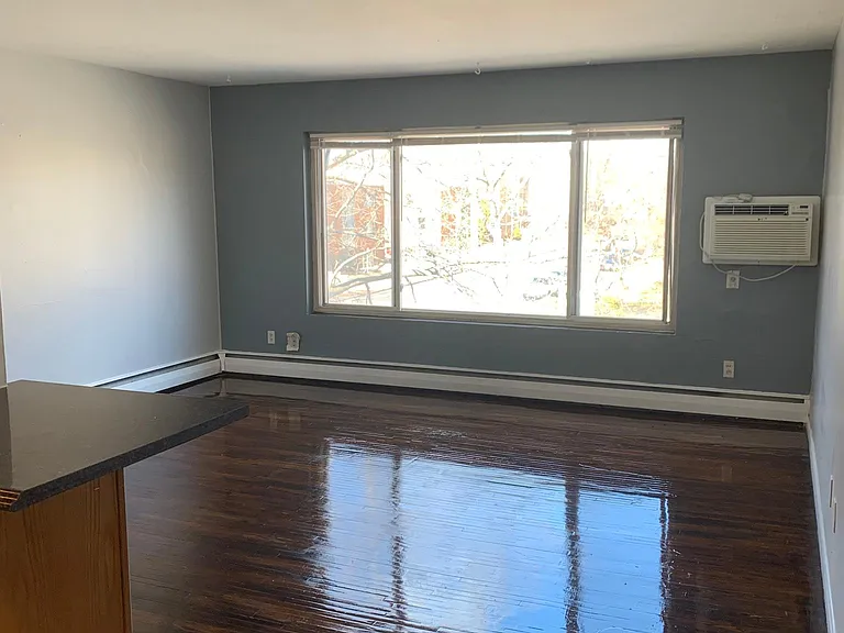801 University Ave SE #1 — Photo 7