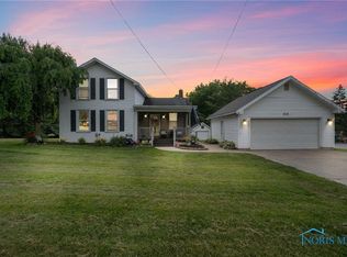 610 Glenwood Rd, Rossford, OH 43460