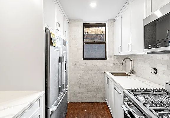 3rd image of 30 W 90th St APT 4A