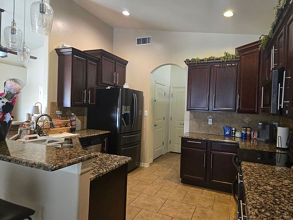 5th image of 1826 Amber Dr