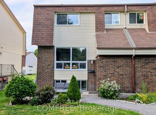 8 B Forester Cres, Ottawa, ON K2H8X9