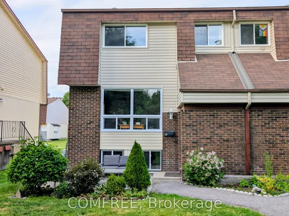 8 B Forester Cres, Ottawa, ON K2H 8X9