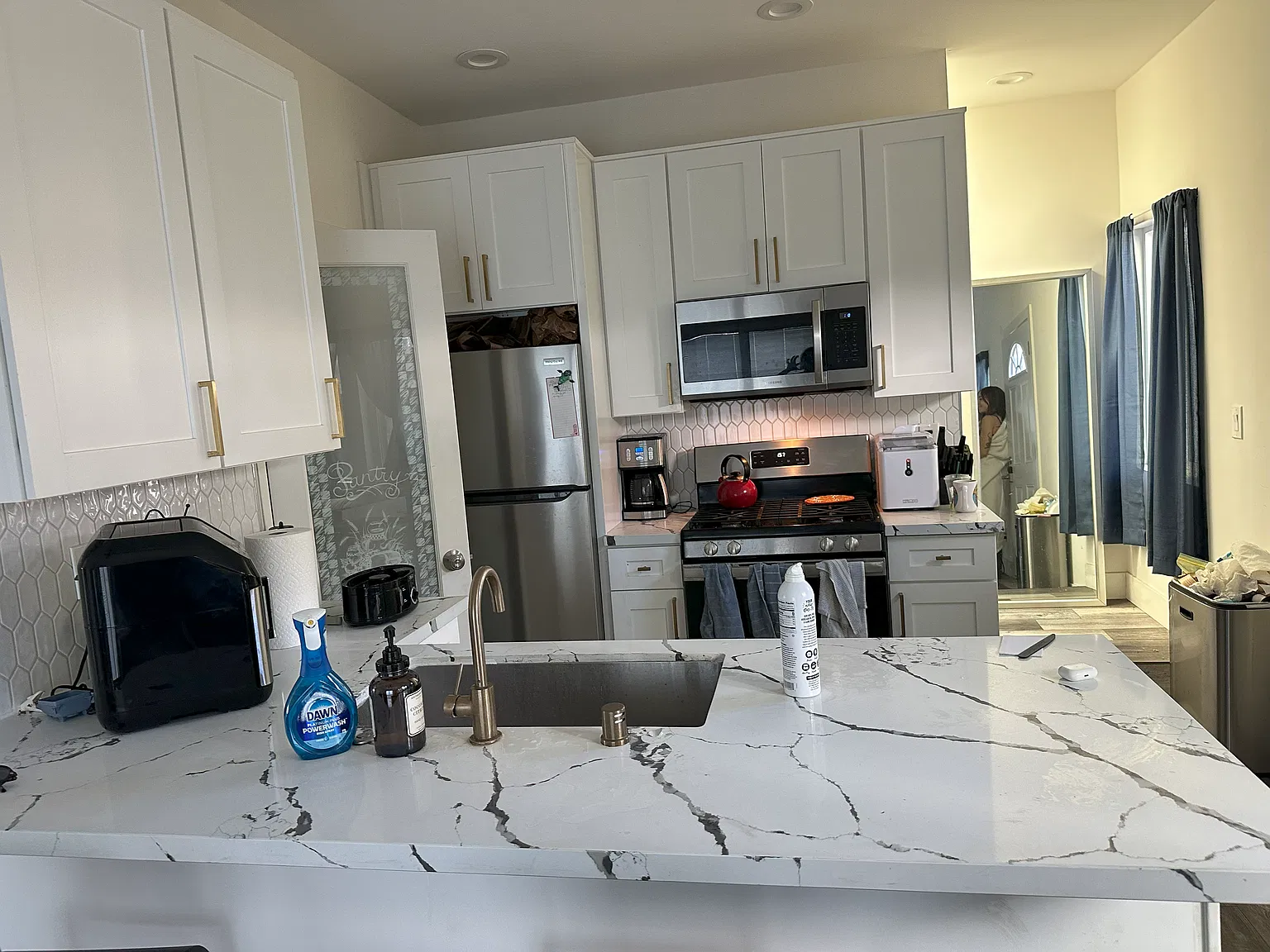 4 bed, 1400 sqft, $5,500 — Photo 4