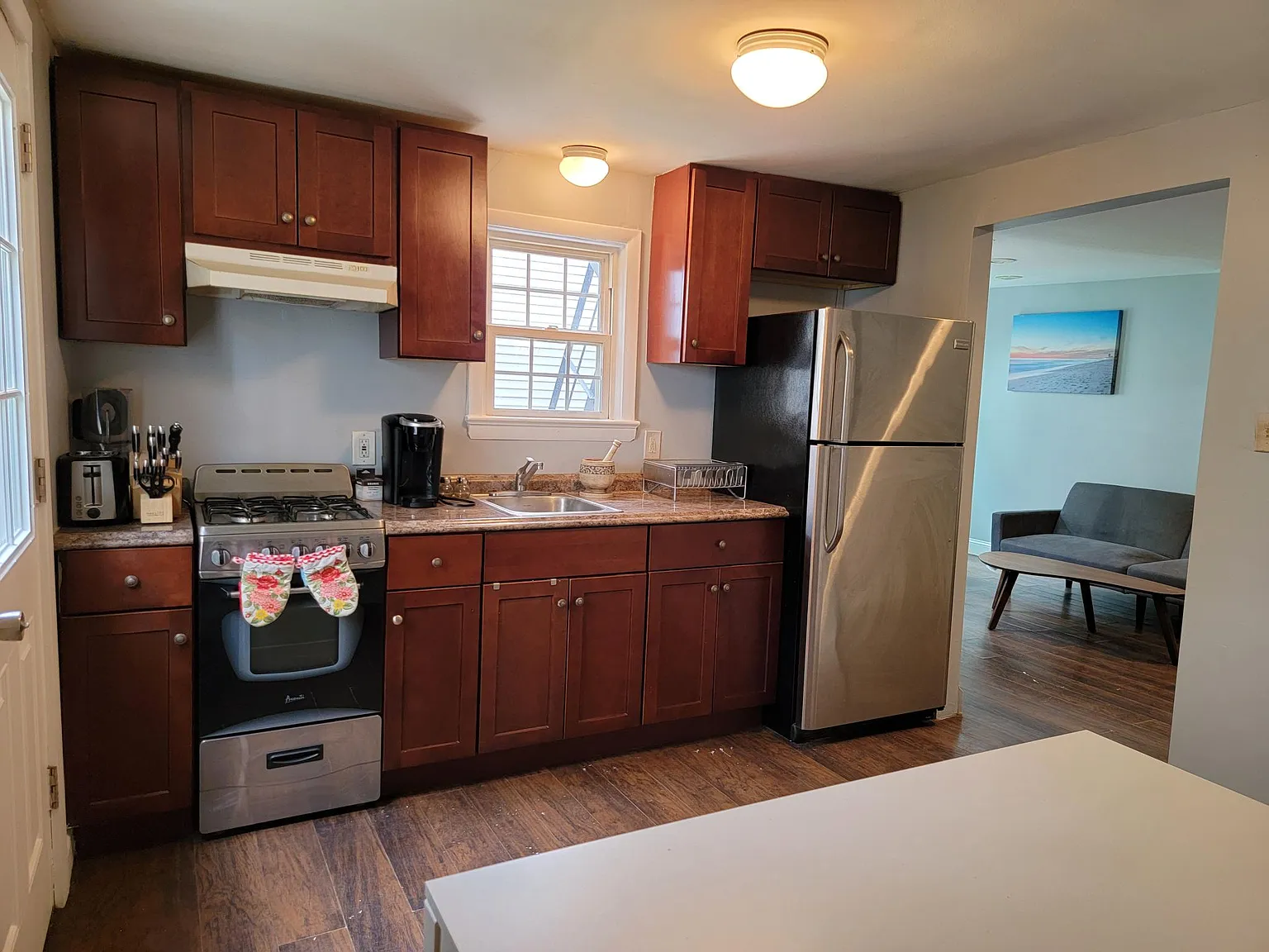 2 bed, 800 sqft, $1,800 — Photo 2