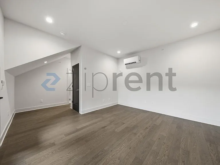 425 S Walker St — Photo 44