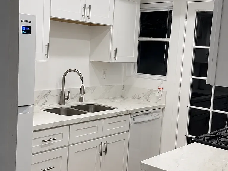 1833 Hornblend St #3 — Photo 4