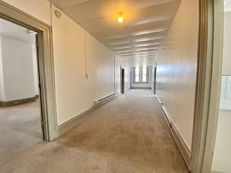 118 W Water St — Photo 10