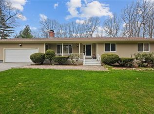 10 Lampercock Ln, Lincoln, RI 02865