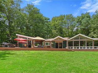 38 Shad Rd W, Pound Ridge, NY 10576