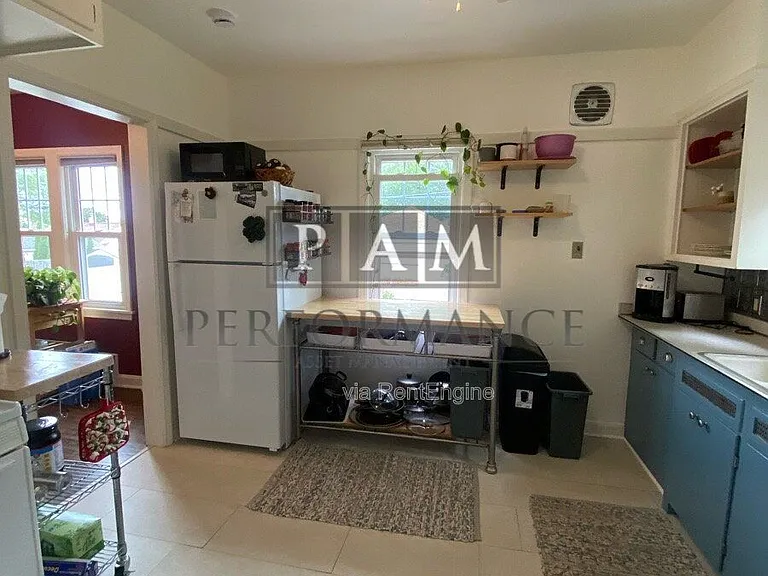 2922 S 48th St — Photo 7