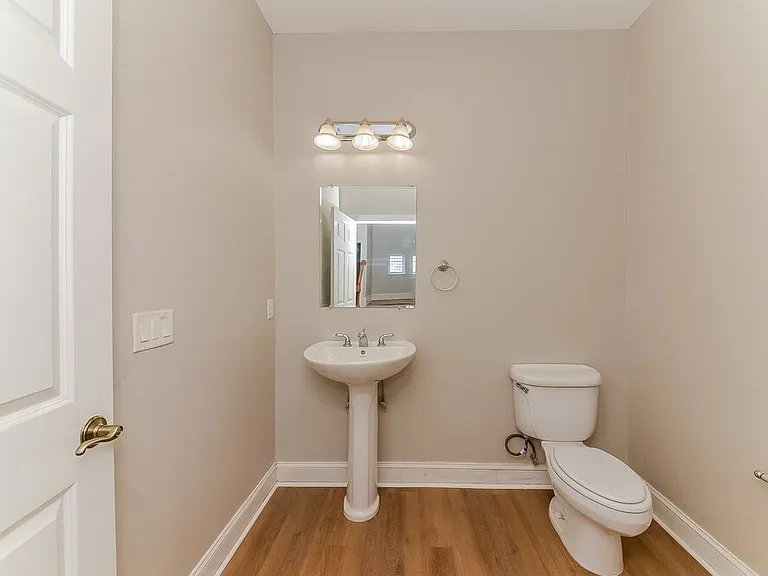 204 Aberdeen Pond Dr — Photo 16