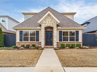 747 N Malbec Rd, Fayetteville, AR 72704