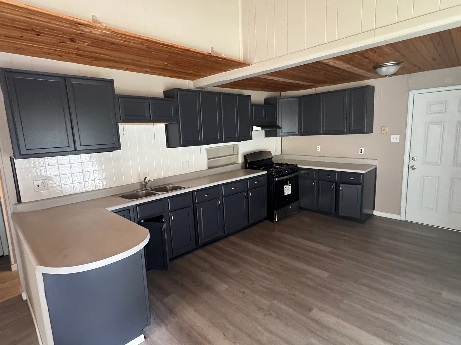 2 bed, 864 sqft, $1,395 — Photo 2