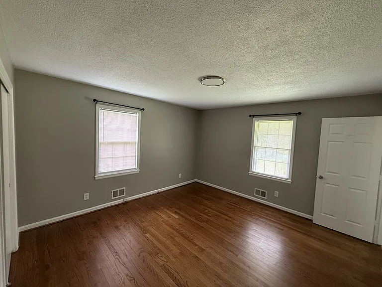 120 Woodbine Ter — Photo 36
