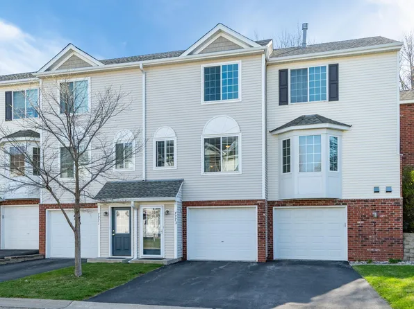 7773 Village St, Chanhassen, MN 55317