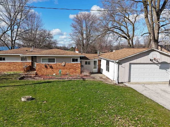 2086 W Sloan Rd, Burt, MI 48417