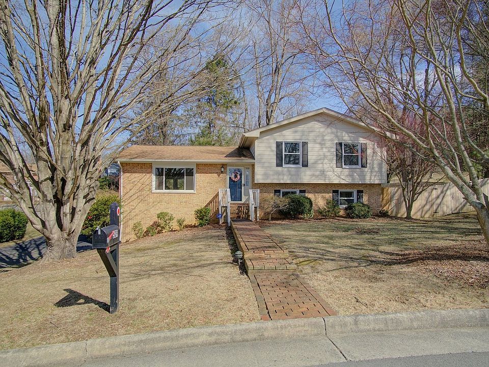 1st image of 509 Cranwell Cir