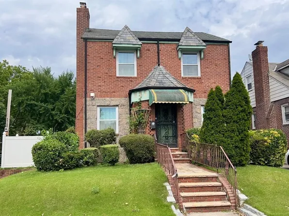 48-03 195th Street, Fresh Meadows, NY 11365
