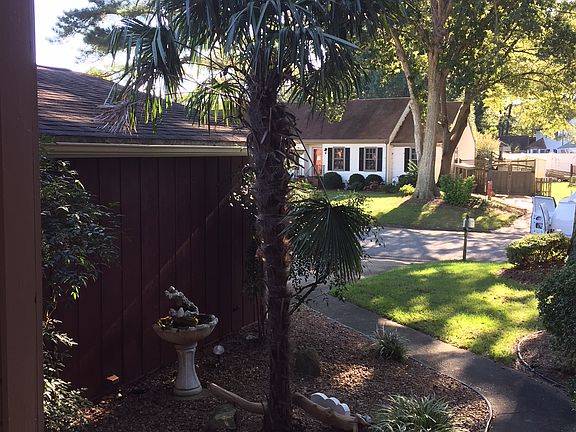 3rd image of 737 Largo Dr