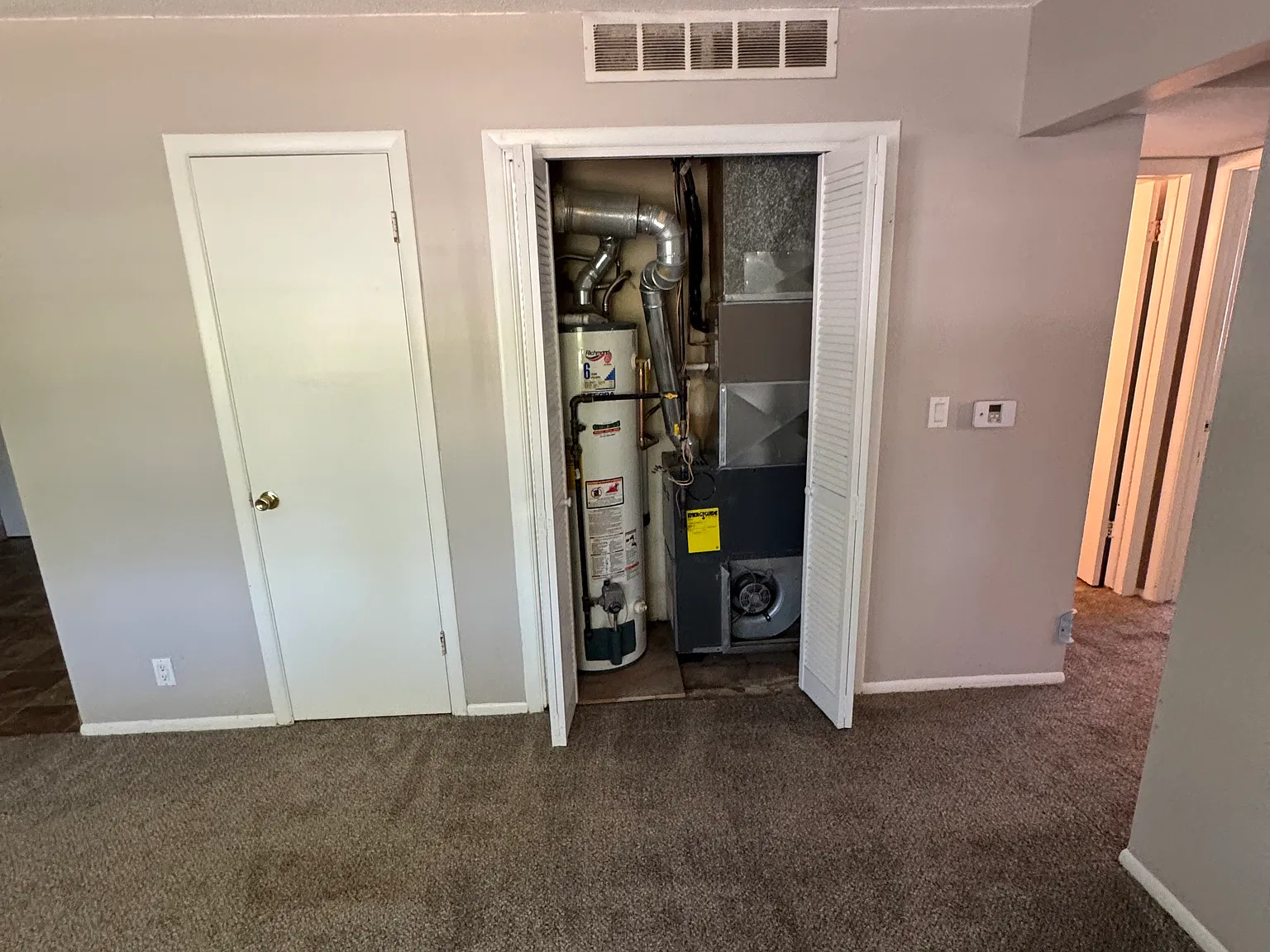 2 bed, 850 sqft, $1,015 — Photo 4