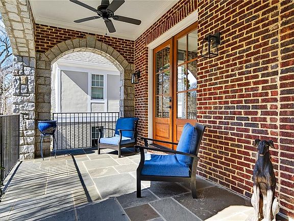 2nd image of 750 Yorkshire Rd NE