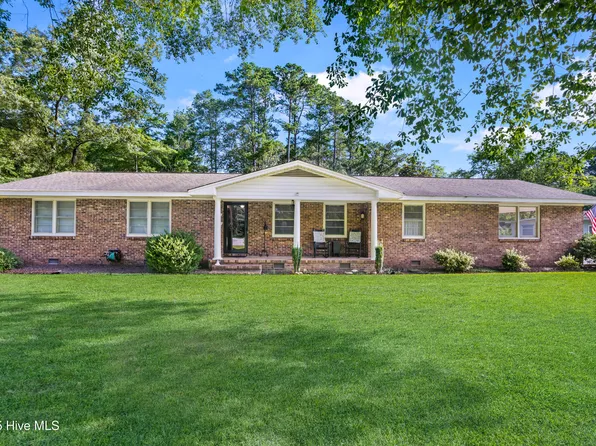 13441 Oakwood Drive, Laurinburg, NC 28352