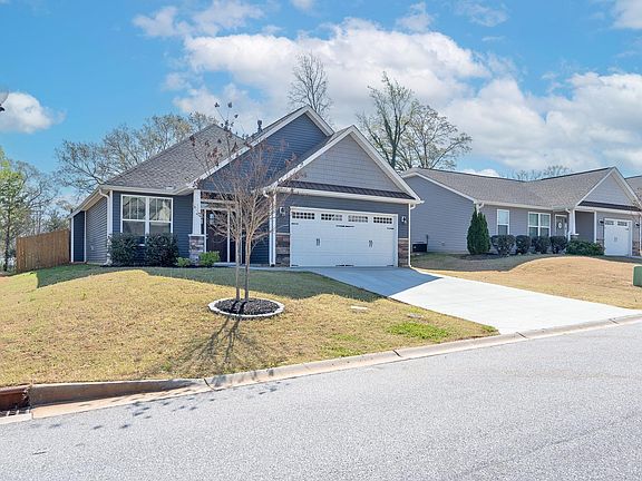 2nd image of 110 Forest Ridge Way