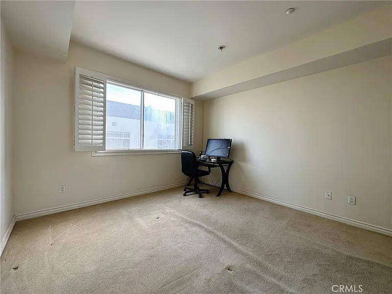 320 S Willaman Dr #402 — Photo 21