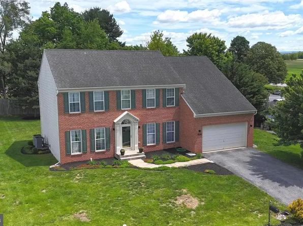 10526 Jasper Dr S, Greencastle, PA 17225