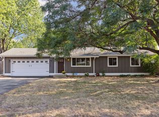 1460 E Old Shakopee Cir, Minneapolis, MN 55425