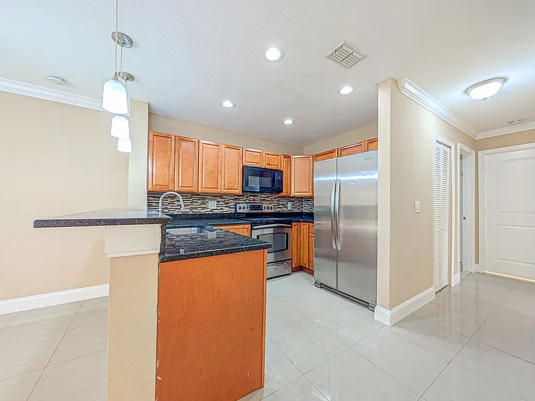 6022 Westgate Dr #101 — Photo 4