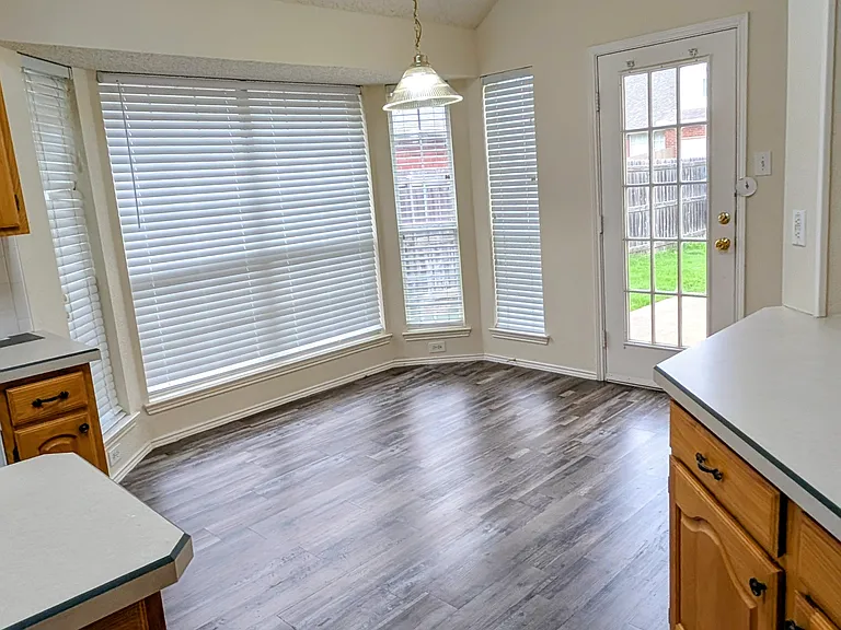 10610 Nashville Dr — Photo 11