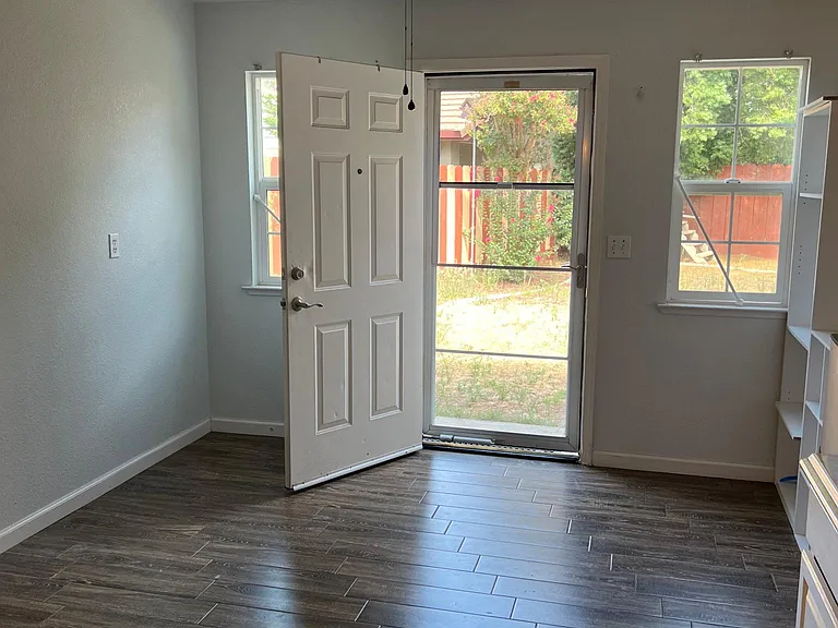 1849 Nehemiah Dr — Photo 5
