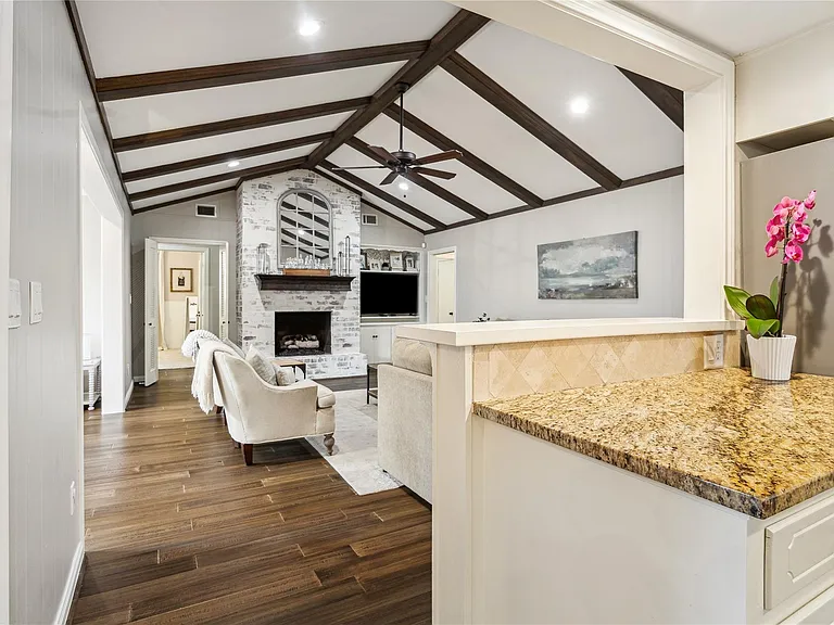10714 Piping Rock Ln — Photo 22