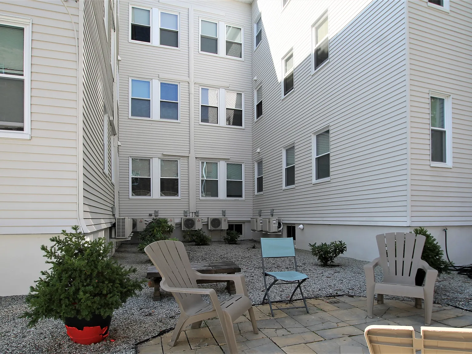 Studio, 300 sqft, $1,395 — Photo 3