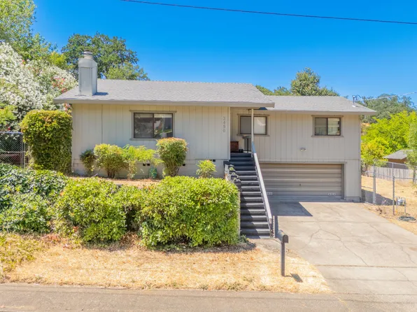 3490 Summit Dr, Redding, CA 96001