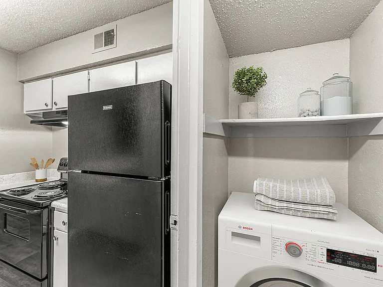 B1 Classic w/ Black Appliance Package