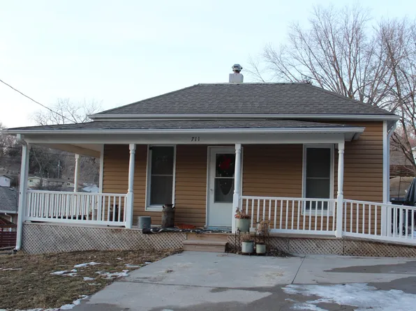 711 Elm St, Missouri Valley, IA 51555