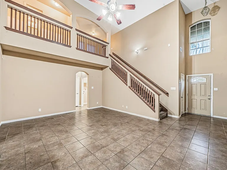 2403 Summers Glen Ct — Photo 3