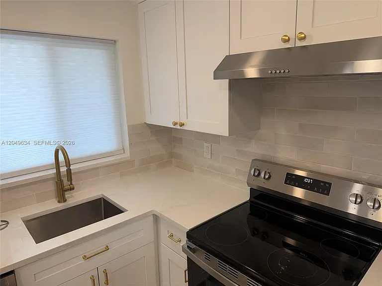 8135 Sunrise Lakes Blvd #210 — Photo 5