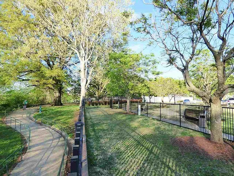 655 Riverside Dr #205B — Photo 5