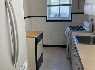 9020 Eager Rd #2C, Saint Louis, MO 63144