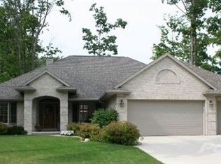 3093 Warm Springs Dr, Green Bay, WI 54311