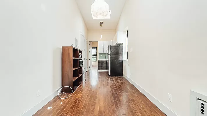 Rented by Friedman Mayer, LREB | media 3