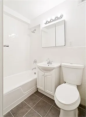 Rented by Halstead Real Estate | media 4