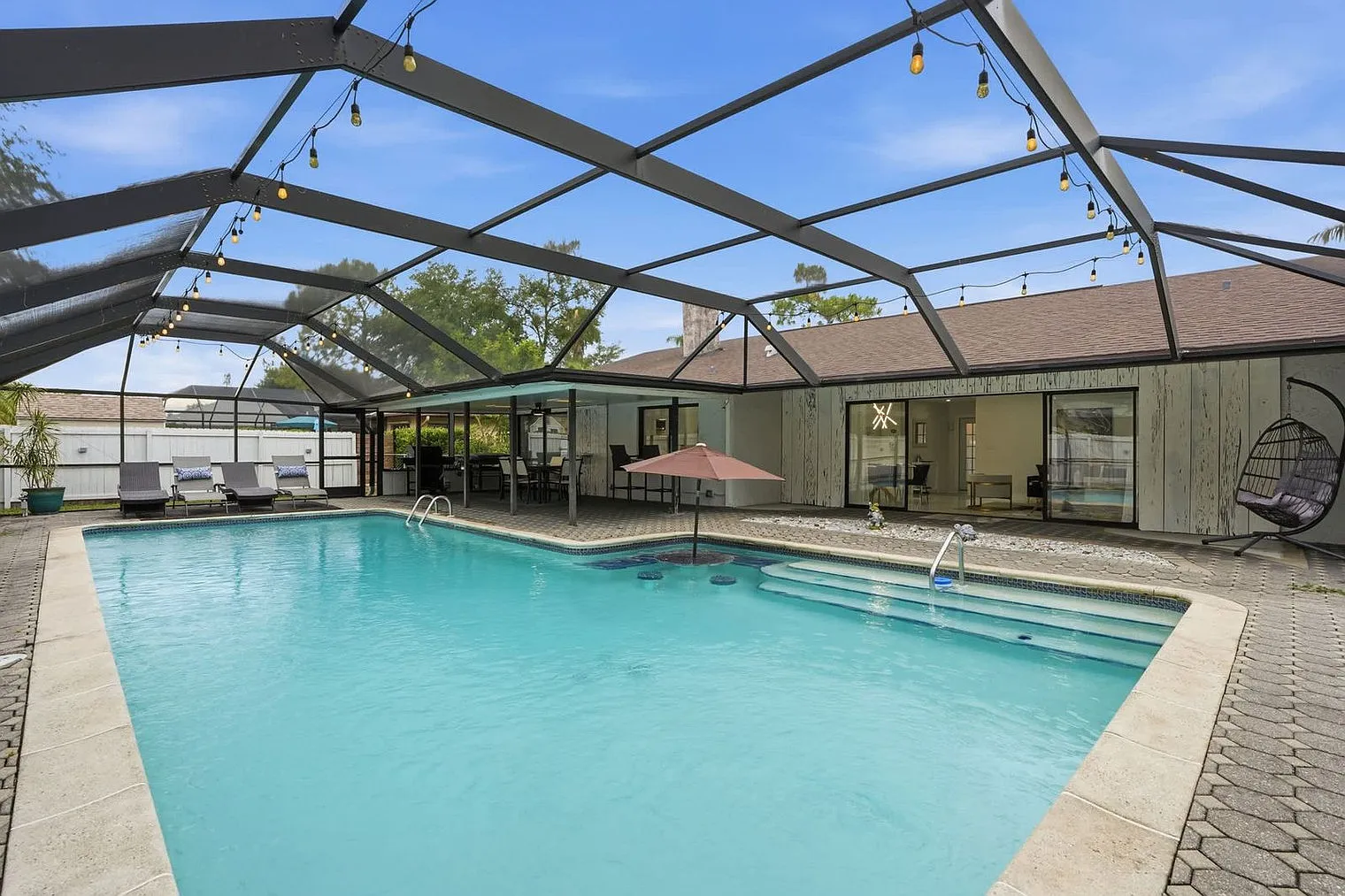 3 bed, 2.0 bath, 1754 sqft, $4,760 — Photo 3
