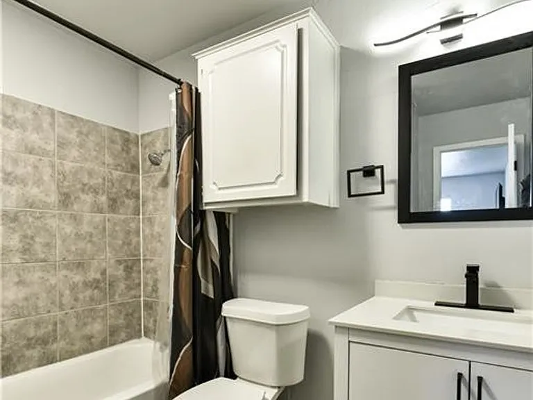 2203 Coach Dr — Photo 7
