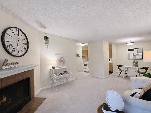 5th image of 615 North Rd #312