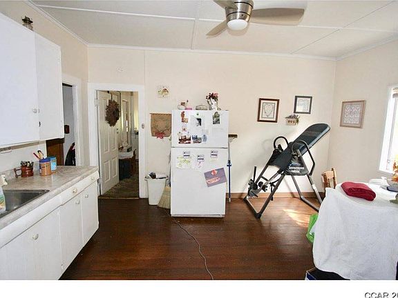 5th image of 1050 Utica Ln