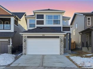 123 NW Howse Hl NE, Calgary, AB T3P 1P3